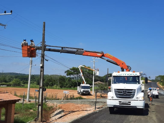 Cermoful Energia conclui implantação de novas redes e postes na SC – 442
